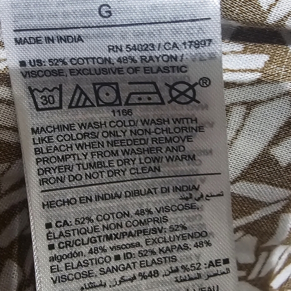 Old Navy Woman's Off Shoulder Smocked Ruffled Neckline cinched waist Large Top - Picture 5 of 5